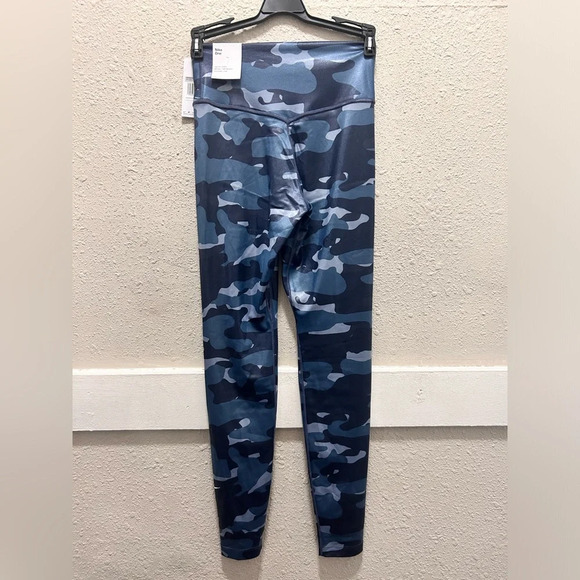 Nike One Womens Dri-FIT Mid-Rise Shiny Camo Legging Blue NWT Size XS - Picture 5 of 9